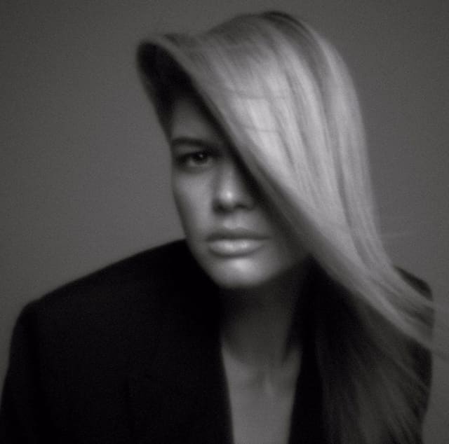 Kelly Rohrbach Is Rethinking Beauty Stan... — V Magazine