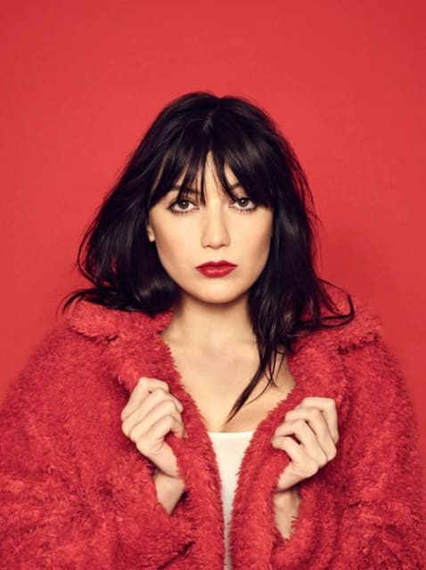 Daisy Lowe