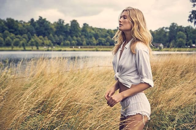 Toni Garrn — Paris Match