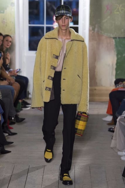 Burberry F/W 17 Show — Burberry