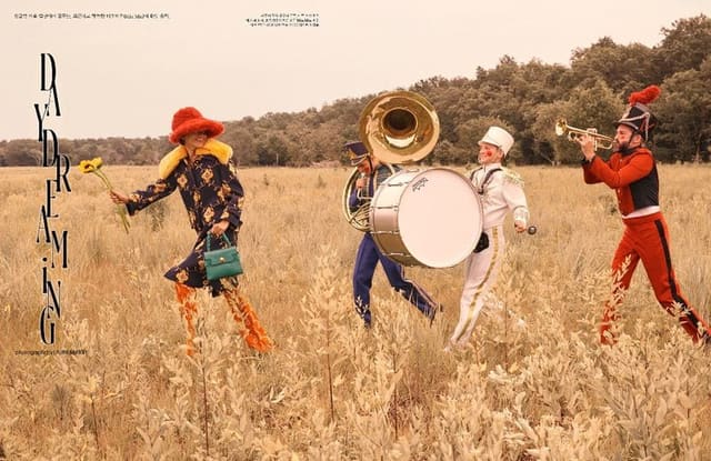 DAYDREAMING — W Korea