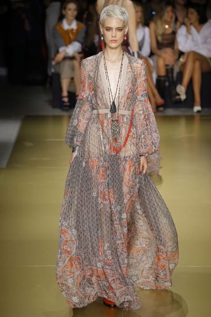 Les Copains S/S 18 Show — Les Copains