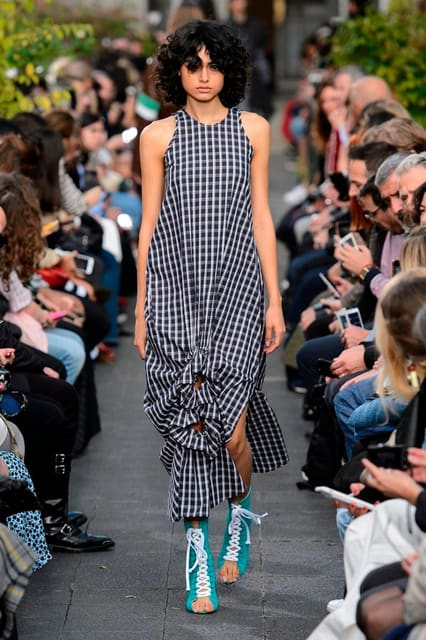 VICTORIA/TOMAS S/S 18 Show — VICTORIA/TOMAS