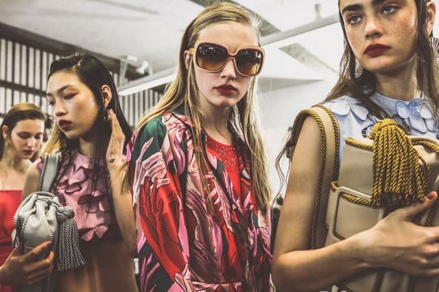 Backstage Women Fashion Week S/S18 — The Hunger Magazine online