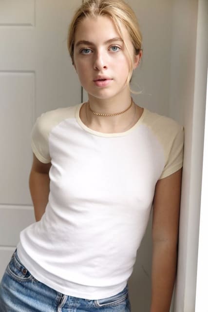Anais Gallagher — 5