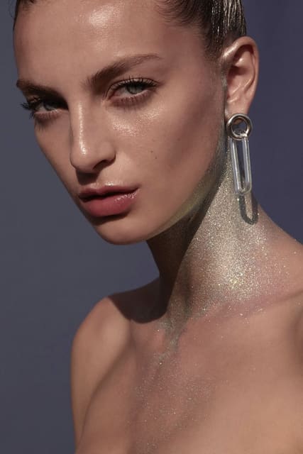 Sunshine: Refined Glitter by Sarra Fleur — Vogue Brasil