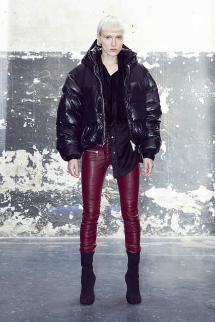 Laurence Van de Perre — 7