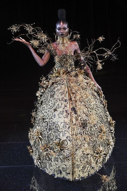Guo Pei Couture Spring 2018 Show — Guo Pei