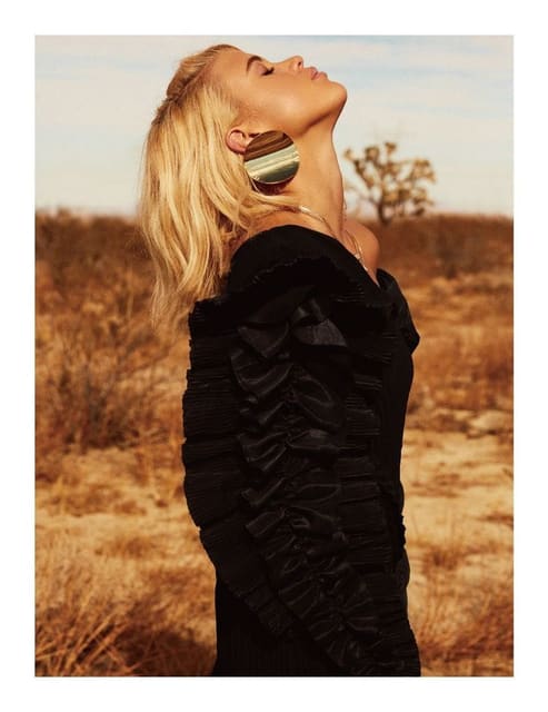 Sofia Richie — Manifesto Magazine