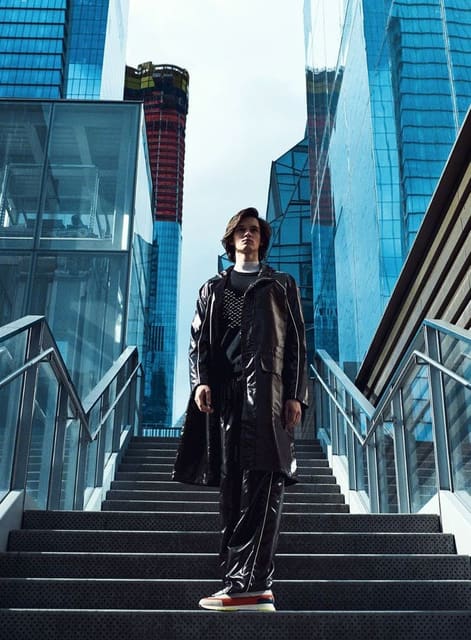 Station to Station — V Man online