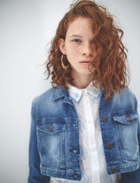 Flora Ayres — Amica