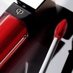 Product Story Film - Lip Gloss with Toni... — Clé de Peau Beauté