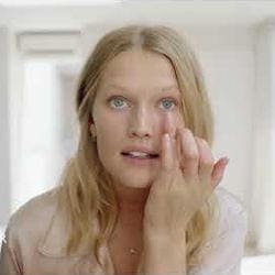 How-To-Film Unlock the Look with Toni Ga... — Clé de Peau Beauté