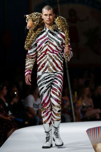 Moschino S/S 19 Men's Show — Moschino