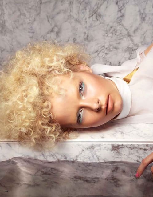 Beauty "A Summer Romance" — Vogue Japan