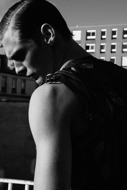 THE FUSING OF WHITE AND TIME THROUGH THE LENS OF MAISON MARTIN MARGIELA — Tiger Magazine