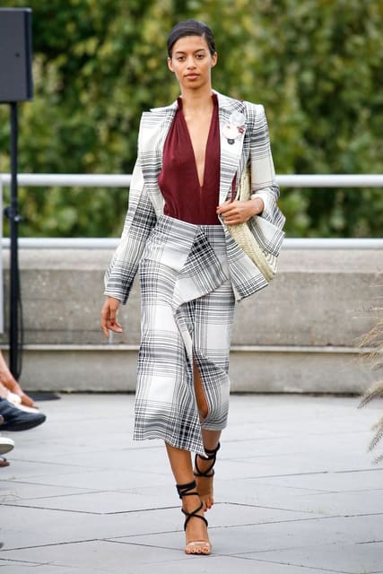 Roland Mouret S/S 19 Show — Roland Mouret