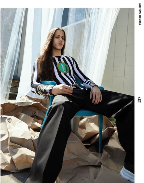 BEFORE THE NIGHT FALLS — French Magazine