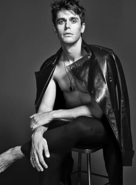 Antoni Porowski Will Make You Swoon — V Man online